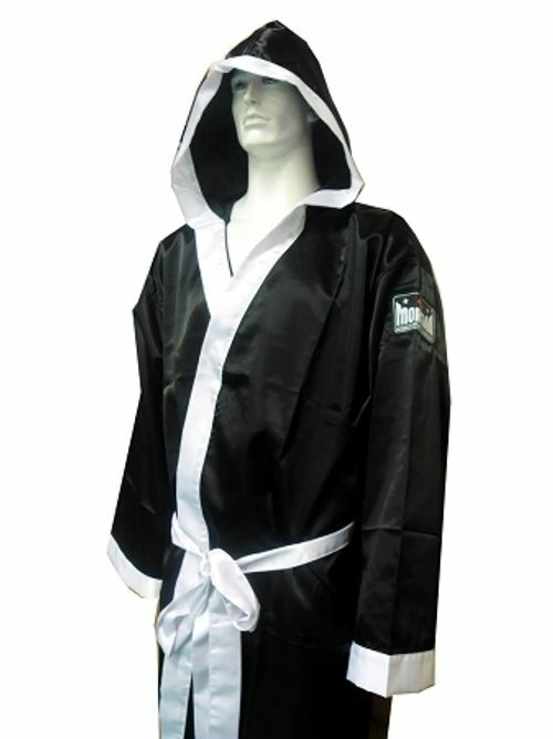 The Fitness Hero walk out boxing robe by Morgan Sports is made from luxurious polyester and satin blend styling with professionally tailored seams and craftsmanship to ensure that you walk out in ring ready style. available in four colours. One size fits all