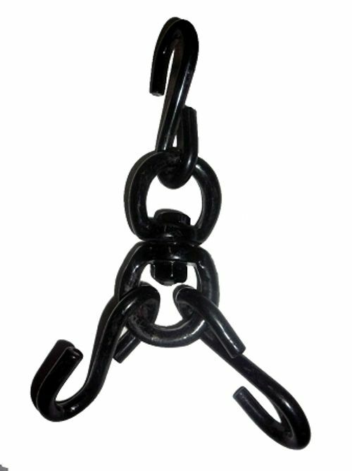 Made from powder-coated steel, this 360-degree rotating swivel with two S-hooks makes it ideal for smaller training spaces and lighter bags.